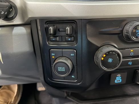 Used 2025 Ford F250 XLT AWD/4WD image 27