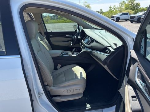 Used 2019 Buick Enclave Essence FWD image 40