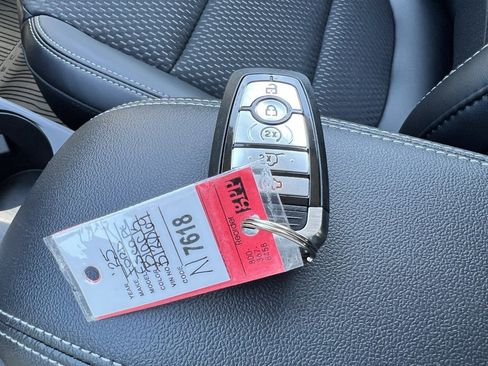 New 2025 Ford Escape SE image 45