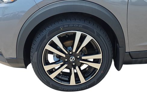 Used 2020 Nissan Kicks SR w/ SR Premium Package FWD image 26