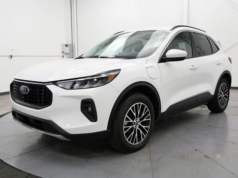 Used 2023 Ford Escape SE FWD image 3