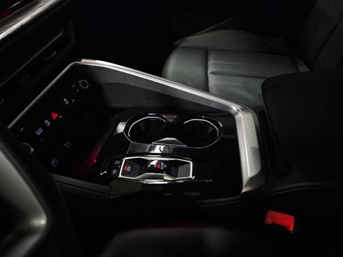 Certified 2025 Audi Q5 Premium image 29