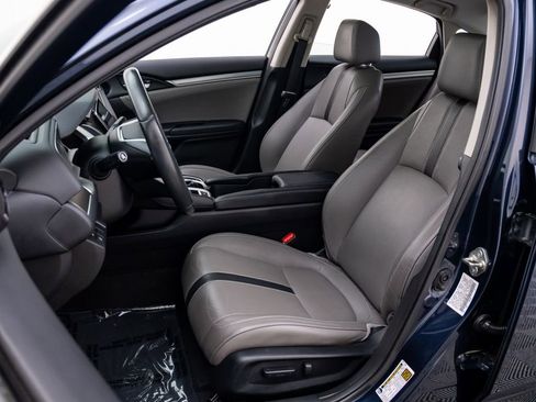 Used 2018 Honda Civic Touring image 17