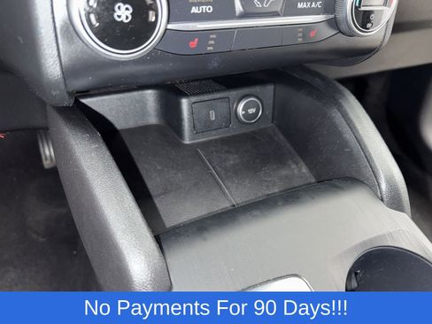 Used 2020 Ford Escape SE image 19