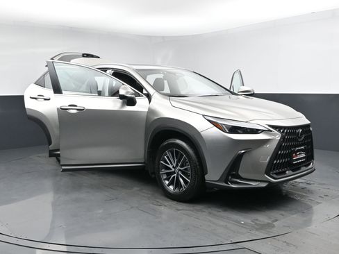 Used 2022 Lexus NX 350h AWD w/ Towing Package (2000 Lbs) image 31