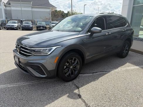 Used 2024 Volkswagen Tiguan SE AWD/4WD image 9