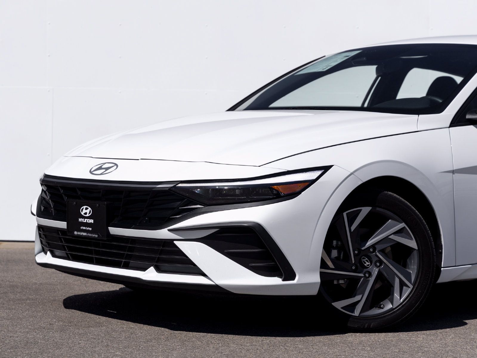 Used 2025 Hyundai Elantra Sport FWD image 2