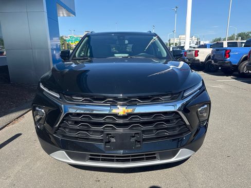 Used 2025 Chevrolet Blazer LT AWD/4WD image 3
