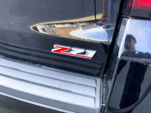Used 2019 Chevrolet Tahoe LT w/ Z71 Midnight Edition image 24