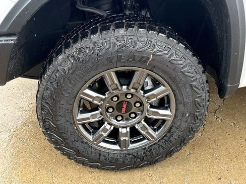 New 2026 GMC Sierra 1500 AT4X AWD/4WD image 14