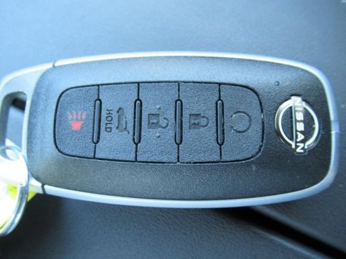Used 2024 Nissan Rogue Platinum w/ Platinum Premium Package AWD/4WD image 31
