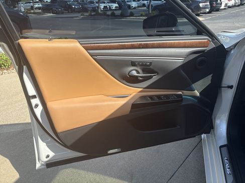 Used 2023 Lexus ES 350 w/ Premium Package FWD image 14