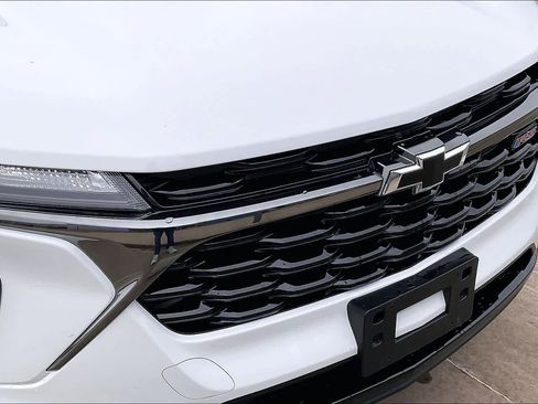 Certified 2025 Chevrolet Trax RS w/ Driver Confidence Package image 30