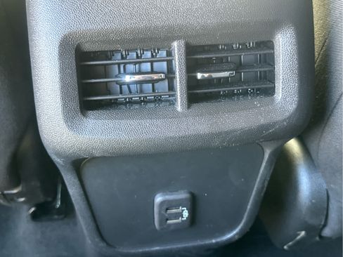 Certified 2023 Chevrolet Equinox LT w/ Driver Convenience Package image 40