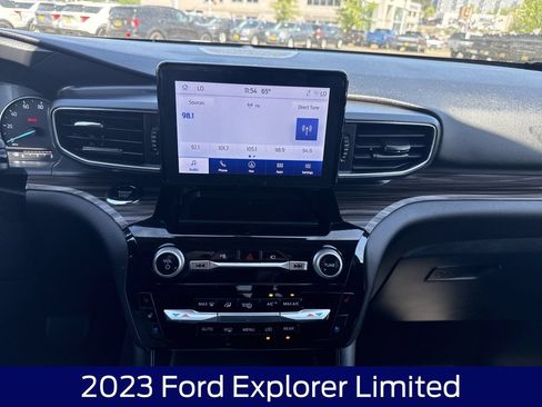 Used 2023 Ford Explorer Limited w/ Equipment Group 301A AWD/4WD image 23