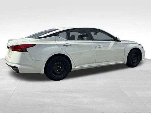 Used 2022 Nissan Altima 2.5 S image 3
