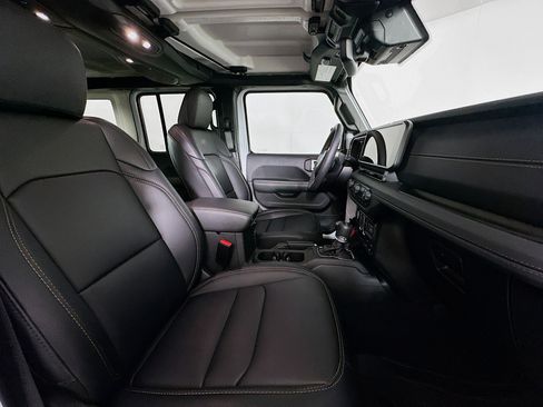 Used 2024 Jeep Wrangler Sahara w/ Technology Group image 30