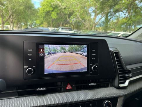 Used 2024 Kia Sportage LX image 21