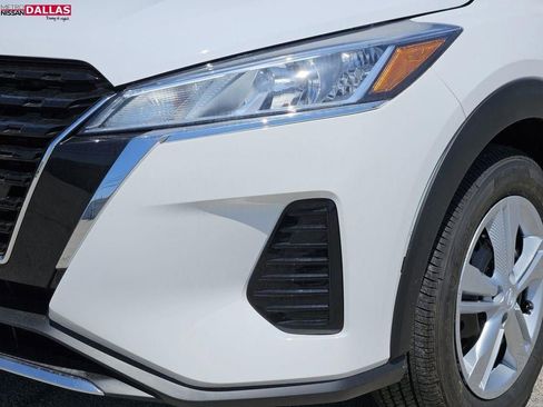 New 2025 Nissan Kicks Play S image 5