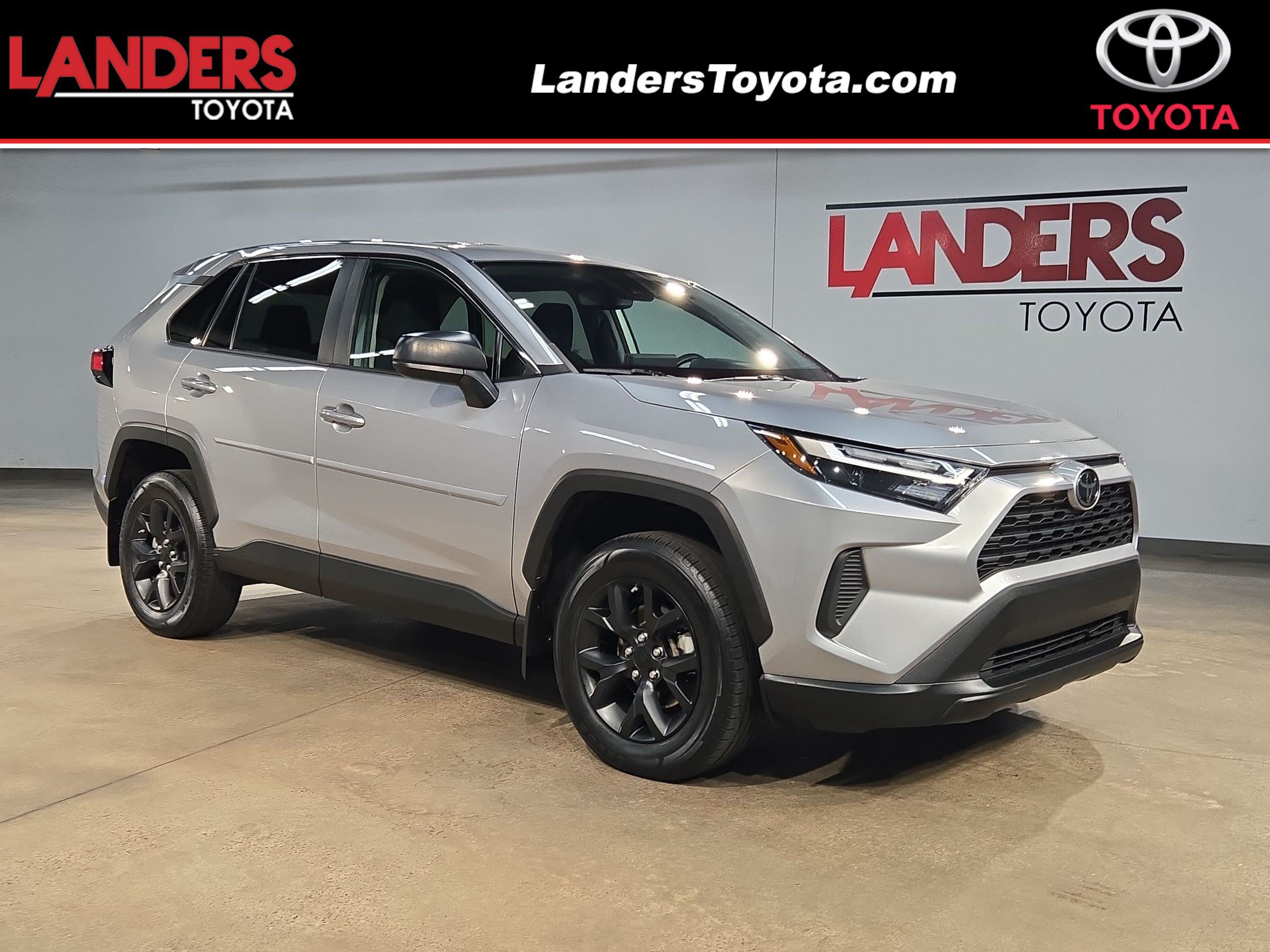 Used 2023 Toyota RAV4 LE AWD/4WD image 1