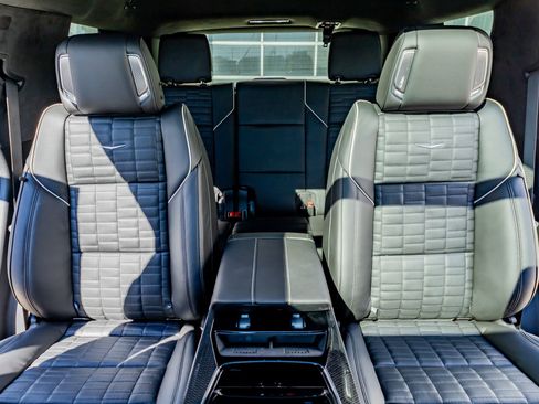 Used 2026 Cadillac Escalade V image 33