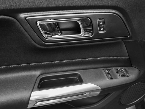 Used 2017 Ford Mustang GT RWD image 20