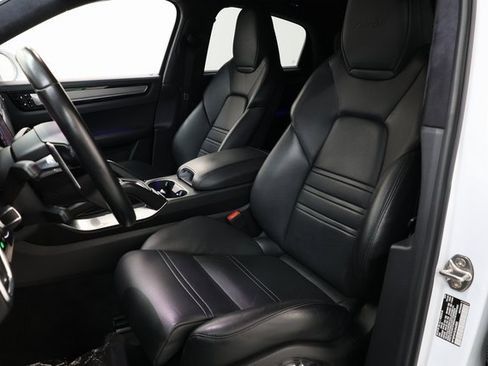 Used 2020 Porsche Cayenne Turbo image 70