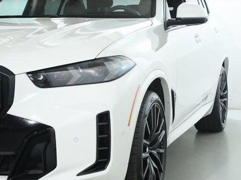 Certified 2024 BMW X5 xDrive40i w/ M Sport Package AWD/4WD image 5