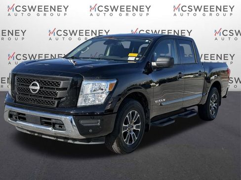 Used 2024 Nissan Titan SV w/ SV Convenience Package image 1