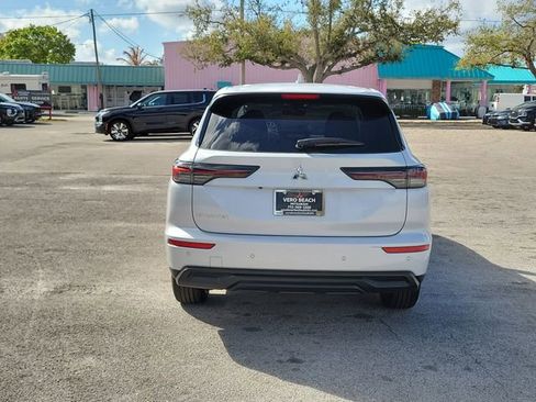New 2026 Mitsubishi Outlander ES FWD image 5