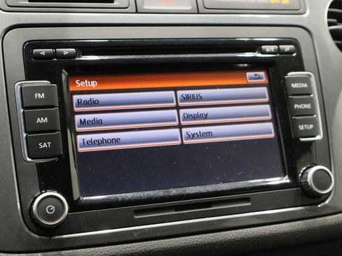 Used 2015 Volkswagen Tiguan S image 29