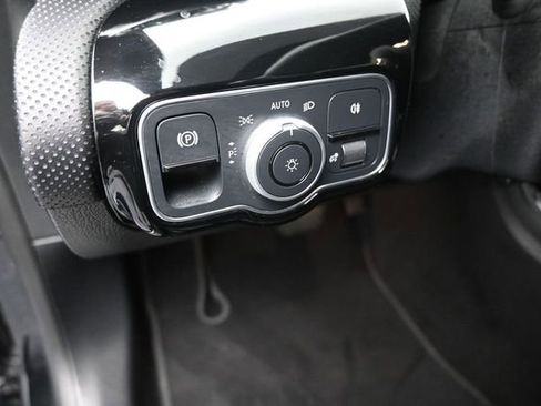 Used 2025 Mercedes-Benz CLA 250 image 13