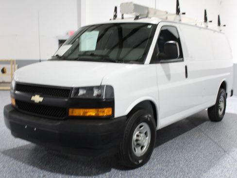 Used 2021 Chevrolet Express 2500 w/ Driver Convenience Package image 4