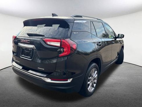 Used 2024 GMC Terrain SLT image 14