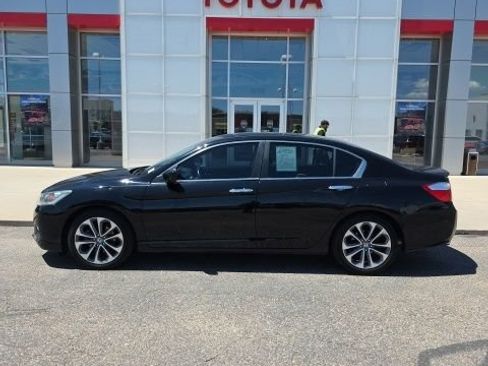Used 2015 Honda Accord Sport image 2