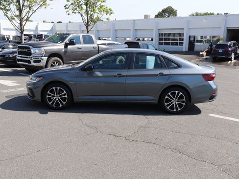 Used 2025 Volkswagen Jetta Sport FWD image 7