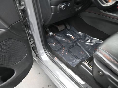 Used 2025 Dodge Durango GT AWD/4WD image 13