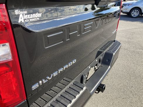 Used 2020 Chevrolet Silverado 1500 Custom w/ Custom Value Package AWD/4WD image 13