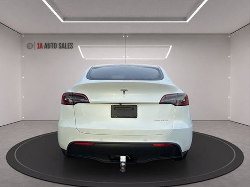 Used 2022 Tesla Model Y Long Range image 4
