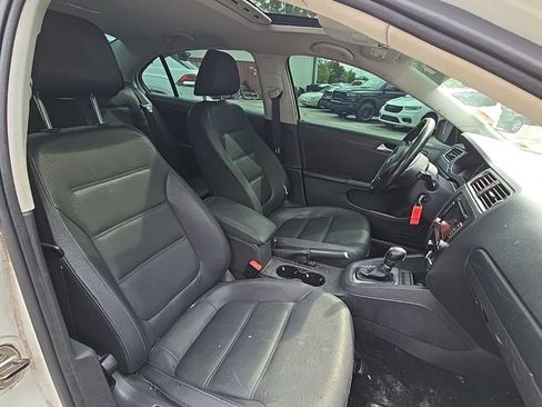 Used 2012 Volkswagen Jetta SE FWD image 17