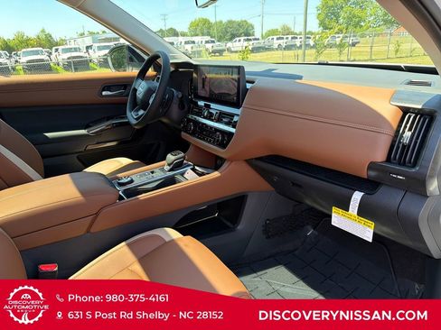 New 2026 Nissan Pathfinder Platinum AWD/4WD image 42