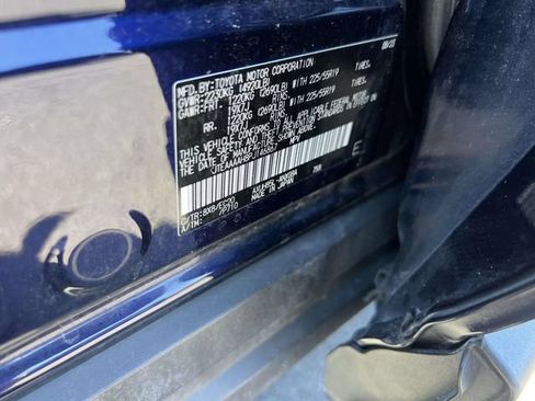 Used 2023 Toyota Venza XLE AWD/4WD image 19