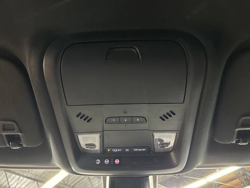 Used 2025 Chevrolet Blazer RS FWD image 28