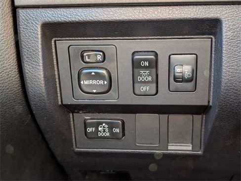 Used 2017 Toyota Tundra SR image 23