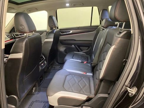 Certified 2024 Volkswagen Atlas Peak Edition SEL image 32