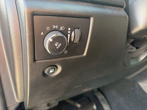 Used 2021 Jeep Grand Cherokee Laredo image 15