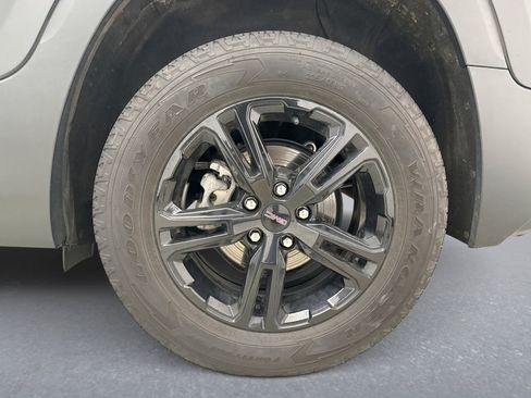 Used 2024 GMC Terrain AT4 w/ Tech Package AWD/4WD image 21