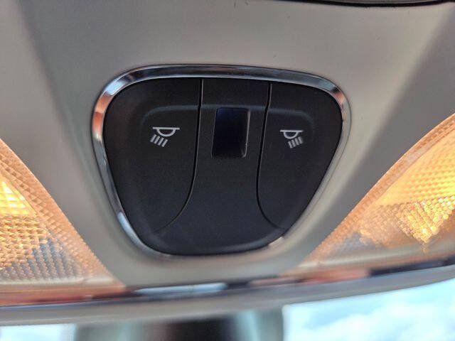 Used 2020 Jeep Cherokee Trailhawk w/ Cold Weather Group AWD/4WD image 35