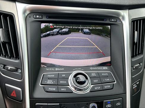 Used 2014 Hyundai Sonata Limited w/ Panoramic Sunroof Package 02 FWD image 30