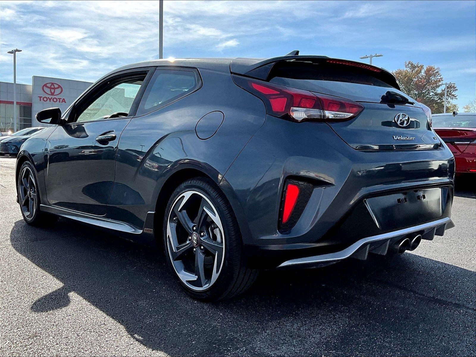 Used 2019 Hyundai Veloster Turbo FWD image 4